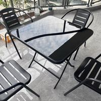 Ensemble de mobilier d'extérieur Cadre en métal noir Table carrée avec dessus en verre et 2 chaises pour jardin, patio, salle à manger, arrière-cour, détente, loisirs