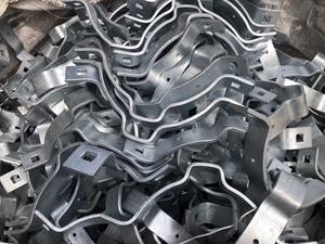 Banda de acero galvanizado en caliente de 4 a 4-1/2 pulgadas con un solo extremo desplazado de 1/4 de pulgada x 1-1/2 pulgadas, precio al por mayor - Product Image 3