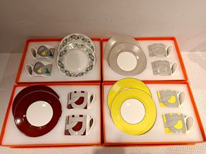 Ensemble de tasses à café et soucoupes en porcelaine fine de luxe avec motif de chaîne géométrique, 2 pièces, pour la maison et le bureau - Product Image 1