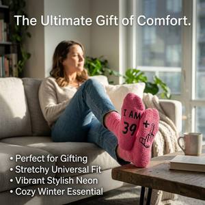 Lot de chaussettes antidérapantes en polaire corail rose moelleuses pour femme, avec logo personnalisé, idéales pour un cadeau amusant de 40e anniversaire - Product Image 3