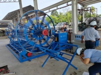 Machine de soudage de cage en fil d'acier pour tuyaux en béton à moteur et moteur entièrement automatique à haute efficacité
