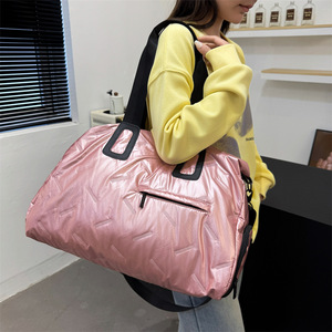 Borsa Sportiva Imbottita Trapuntata Olografica Morbida Leggera <span class=keywords><strong>Impermeabile</strong></span> Grande Capacità con Scomparto per Scarpe - Product Image 3