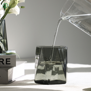 Vendita calda vetro nero trasparente tazze con Logo personalizzato <span class=keywords><strong>vaso</strong></span> di vetro borosilicato a forma di diamante resistente al calore tazze di caffè in vetro