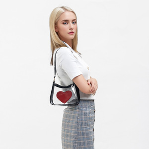 2025 nuova moda da donna borsa di gelatina dolce fresca a forma di cuore in pelle trasparente a spalla singola borsa dolce fresca sotto le ascelle - Product Image 4