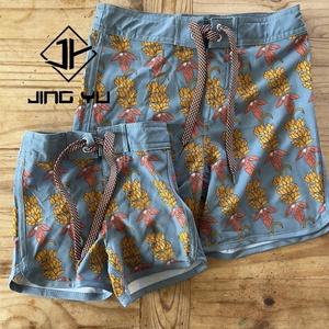 Traje de Baño Profesional para Niños, Estampado Bohemio, Texturizado, de Alta Calidad, Poliéster Reciclado, Shorts para Niño - Product Image 3