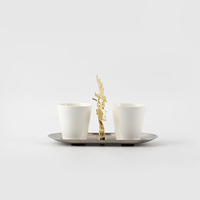Ensemble de tasses en céramique écologiques de luxe avec plateau en acier inoxydable et décor en feuille d'érable dorée pour la maison et l'hôtel