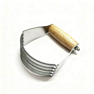 Stainless Steel U Shaped Powder Grinder Oak Handle 120g Baking Tool - Product Image 4