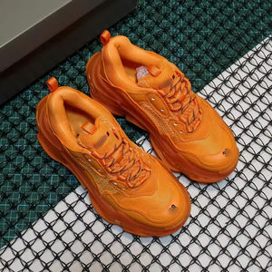 Zapatillas gruesas de alta calidad para hombres y mujeres Nuevos estilos Zapatos casuales para caminar de moda de primavera e invierno - Product Image 4