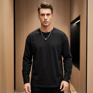 เสื้อสเวตเตอร์คอกลมแขนยาวสีดำทรงปกติสำหรับผู้ชาย ผ้าฝ้ายฟลีซ 100% สีพื้นลำลอง ถักทอเป็นมิตรกับสิ่งแวดล้อม น้ำหนัก 300 กรัม ผลิตในบังกลาเทศ - Product Image 3