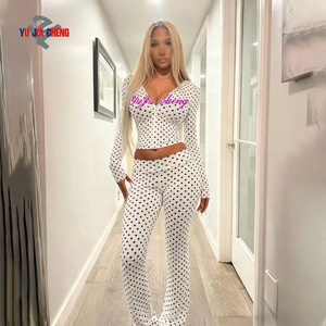 Conjunto de Dos Piezas con Estampado de Lunares para Mujer, <span class=keywords><strong>Top</strong></span> con Cierre Personalizado y Pantalones Acampanados, Ropa Deportiva de Boutique, Conjunto Coordinado para Mujeres Altas - Product Image 4