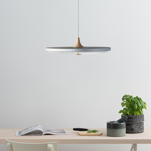 โคมไฟระย้าทรงยูเอฟโอ สไตล์นอร์ดิก ดีไซน์สร้างสรรค์แบบเดนมาร์ก เหมาะสำหรับโชว์รูม ร้านกาแฟ ร้านอาหาร ห้องนอน ห้องทำงาน ใช้ไฟบ้าน ขนาดกลาง - Product Image 6