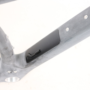 เฟรมจักรยานเสือภูเขาแบบ Hardtail รุ่น <span class=keywords><strong>Tantan</strong></span> FM132 Max ขนาด 32*2.4 นิ้ว รองรับยางขนาดใหญ่ วัสดุคาร์บอน แกนล้อขนาด 12*148 มม.  แกน Thru Axle  ขนาด T47 73 มม.  พร้อม Hanger UDH ขนาด 180 มม. รองรับดิสก์เบรกเท่านั้น - Product Image 3