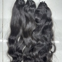 Tissage de cheveux humains ondulés naturels bruts à double trame, donneur unique, vente en gros de paquets de cheveux bouclés indiens non traités