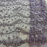 Nouveau en stock : Tissu à motif ondulé large avec broderie de sequins en cristal et de perles tubulaires, idéal pour les robes et les tenues de soirée