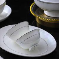 Service de table en porcelaine fine blanche avec bordure argentée, vaisselle en céramique de haute qualité