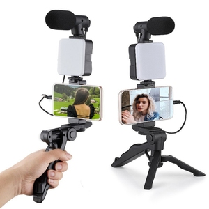 Kit vlog kit de diffusion en direct de télé<span class=keywords><strong>phone</strong></span> portable support LED lumière d'appoint selfie bâton trépied avec microphone kit de photographie d'enregistrement Vlog