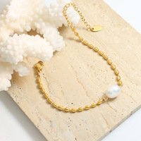 Mode rétro or 18 carats boule en acier inoxydable perles de riz chaîne perle d'eau douce bracelet à breloques femmes