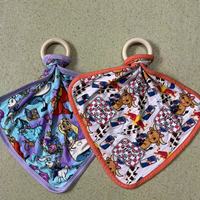 Ensemble de doudous pour bébé en bambou ultra doux à motifs variés avec anneau en bois, bavoirs unisexes en fibre de bambou à motifs de dessins animés, vente en gros