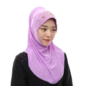 Women's Vintage Floral Hand-<b>Beaded</b> Islamic Clothing Scarf Private Label Muslim Headscarf <b>Direct</b> Wholesale Handkerchief - Product Image 1