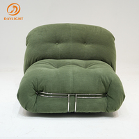 Fauteuil nordique design irrégulier en acier, style rétro français, rembourré en flanelle et éponge, idéal pour petit appartement moderne