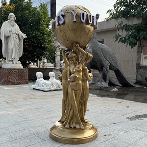 Decorazione da giardino esterna personalizzata grande ottone famoso tre belle ragazze sollevano la terra a grandezza naturale il mondo è tuo scultura in ottone - Product Image 4