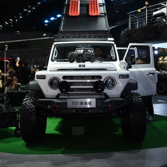 Factory Direct Price 212 CAR 2025 BAW 212 T01 SUV 2.0T 185kW 252Ps 8AT AWD 4x4 Compact 4 Door 5 Seats Dark Interior Baw212 Car