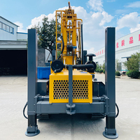 Foreuse rotative sur chenilles diesel pour puits d'eau, profondeur 200m, avec moteur de pompe et composants essentiels