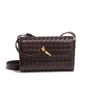 Commerce extérieur femmes élégant tissé géométrique PU sac à bandoulière/bandoulière à la mode mode rétro petit carré simple sangle Polyester - Product Image 3