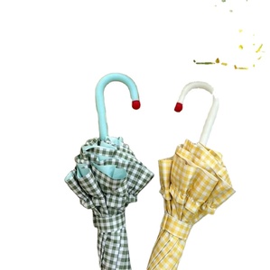 Parapluie pliant semi-automatique OEM style princesse girly, à long manche, pour soleil et pluie, avec garniture en dentelle, en tissu pongé coloré enduit, protection UPF 40+ - Product Image 3