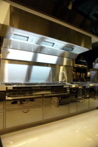 Campana Extractora Comercial, para Food Truck, Ventilación Profesional, Lavado con Agua, Montaje en Pared con Ventilador y Soplador - Product Image 1