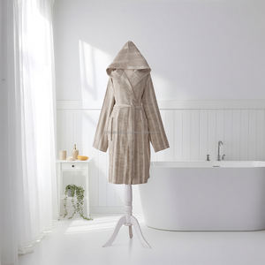 Peignoir unisexe 100% coton Best Seller Séchage rapide Vêtement de nuit d'été Tissu tissé respirant Léger Toute l'année ODM Fabriqué en Turquie - Product Image 4