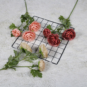 Composition florale artificielle de camélias à trois têtes en soie, style classique, pour décoration de salon et ornement de bureau - Product Image 2