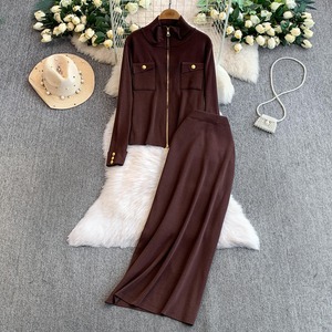 Ensemble deux pièces en maille pour femme : Manteau à col montant avec fermeture éclair et boucle métallique, et jupe - Product Image 5