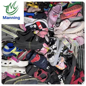 Manning all'ingrosso Ukay vendita calda di seconda mano pantofola per bambini in balla usato sandali dell'usato per bambini pre-amato in sacchi - Product Image 1