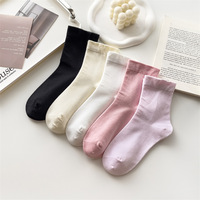 Chaussettes pour filles personnalisables en coton/fibre de bambou Spandex Crew Socks Spring Animal Print Broderie Jetable Anti-Dérapant Personnalisable