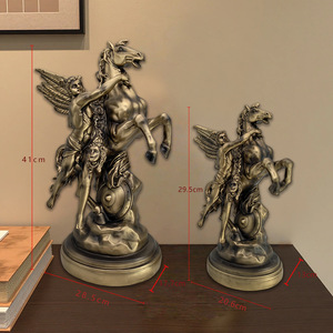 Statue personnalisée en bronze <span class=keywords><strong>de</strong></span> Persée et Pégase - Sculpture en résine <span class=keywords><strong>de</strong></span> <span class=keywords><strong>la</strong></span> <span class=keywords><strong>mythologie</strong></span> grecque pour <span class=keywords><strong>la</strong></span> décoration <span class=keywords><strong>de</strong></span> <span class=keywords><strong>la</strong></span> maison et du bureau - Product Image 4
