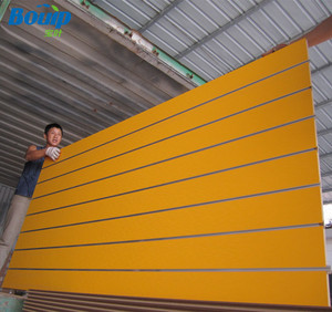 Pannelli a doghe in <span class=keywords><strong>MDF</strong></span> con inserto in alluminio espositore per uso diffuso per negozio di accessori per telefoni cellulari e supermercato - Product Image 1
