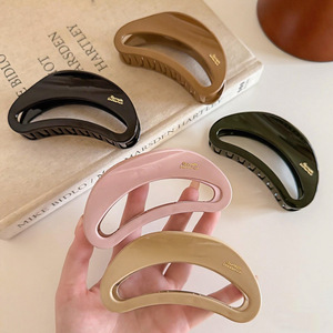 <span class=keywords><strong>Pinzas</strong></span> de Pelo Grandes y Gruesas de Color Sólido con Diseño Simple y Logotipo Personalizado, <span class=keywords><strong>Pinzas</strong></span> de Pelo de Plástico con Forma de Luna Creciente, Accesorios para el Cabello - Product Image 3
