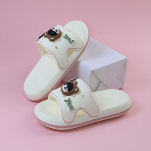 Chaussons noirs style anime pour femmes, semelle souple antidérapante, respirants, pointures 30-40, chaussures injectées confortables, sandales de plage - Product Image 2