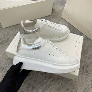 Zapatillas Deportivas de Lujo de Diseñador 2026, con Detalle de Diamantes, Suela Gruesa, Transpirables, Blancas, Cerradas, para Parejas, Casuales - Product Image 3