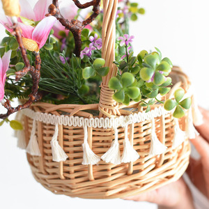 New trendy tassel hand-held flower <b>basket</b> packaging for fresh flowers, handmade rattan floral arrangement gifts, straw woven - Product Image 2