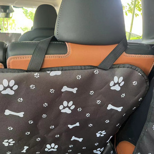 Tapis de <span class=keywords><strong>coffre</strong></span> de voiture imperméable pour animaux de compagnie avec motif d'os de patte mignon, couverture complète et durable pour la <span class=keywords><strong>protection</strong></span> des véhicules - Product Image 3