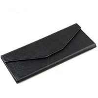 Étui à lunettes pliable triangulaire en cuir PU, vente en gros d'usine, logo personnalisé, boîte de rangement pour lunettes de soleil faite à la main pour hommes et femmes
