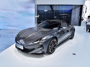 Nouvelle énergie voiture de sport <span class=keywords><strong>2023</strong></span> 2024 haute vitesse berline <span class=keywords><strong>Roadster</strong></span> voiture de course MG Cyberster 4WD véhicule électrique Ev voitures - Product Image 4