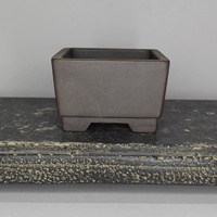 Pot à bonsaï miniature en argile violette fait main avec un design de pieds en forme de nuage