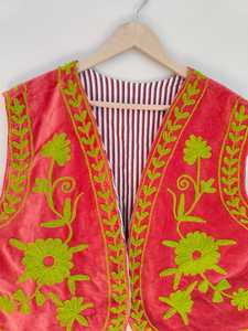 Chaleco de Terciopelo Bordado a Mano, Chaleco de Terciopelo Hecho a Mano, Chaqueta, Chaleco Bordado a Mano con Diseño Suzani, Chaleco de Terciopelo Bohemio con Estampado Floral, Chaleco de Algodón - Product Image 2