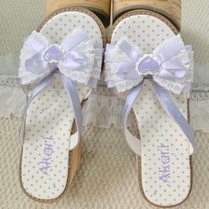 Nuevas zapatillas estilo japonés con forma de lazo y corazón, suela gruesa, plataforma con estampado de madera, tipo Mary Jane, sin cordones, con tacón grueso - COS - Product Image 1