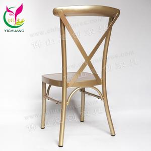 Muebles de boda comedor banquete apilable de aluminio de oro <span class=keywords><strong>Cruz</strong></span> Silla de comedor con cojín extraíble - Product Image 4