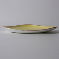 Nouveau design couleur porcelaine émaillée/assiette triangle orange pour hôtel/restaurant ensembles de dîner en gros plaque en céramique vaisselle