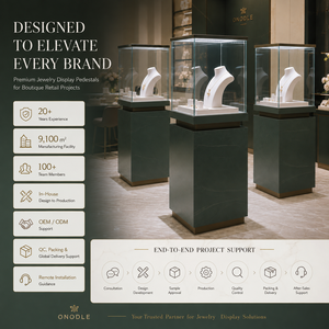 Meubles et vitrines de présentation en verre pour bijouteries sur mesure avec présentoirs modulaires, éclairage LED pour chaînes de magasins et projets de marques - Product Image 1